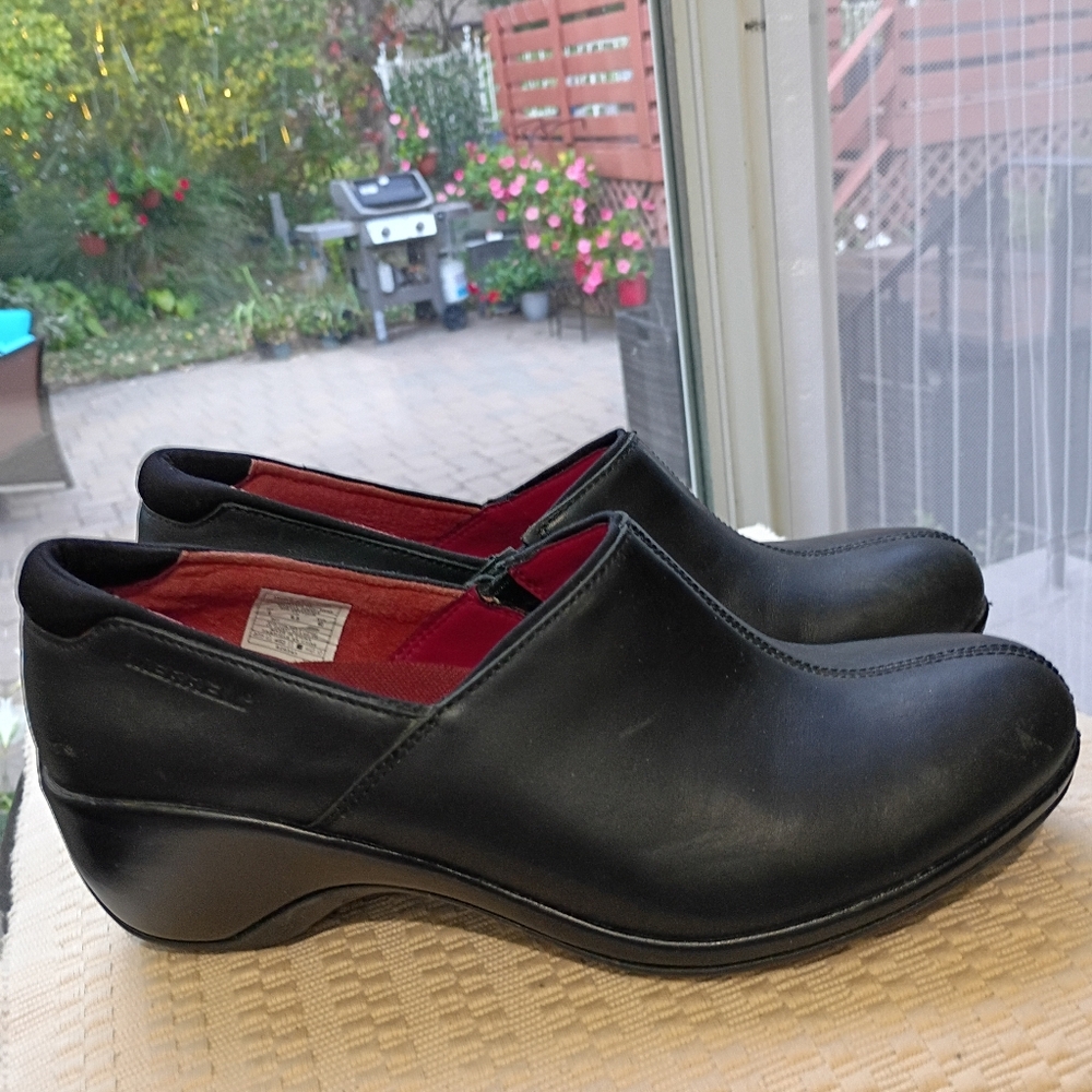Merrell Black Leather Women's Mules.Size 9 New Condition - Picture 2 of 9
